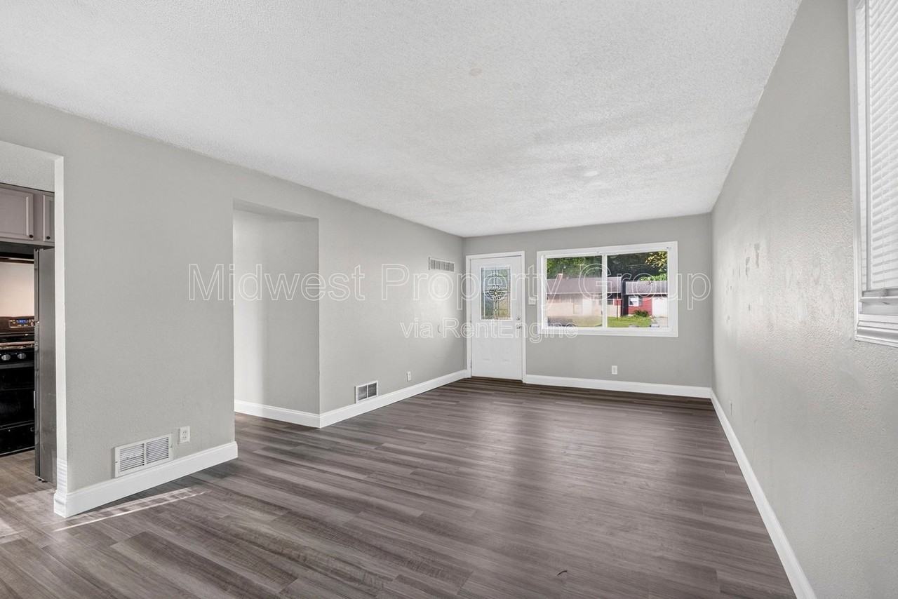 273 Roderick Dr - Photo 6 of 22