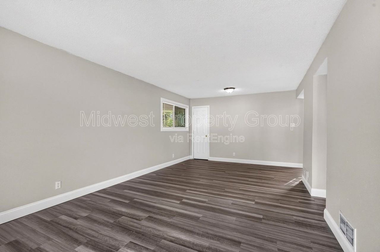 273 Roderick Dr - Photo 7 of 22