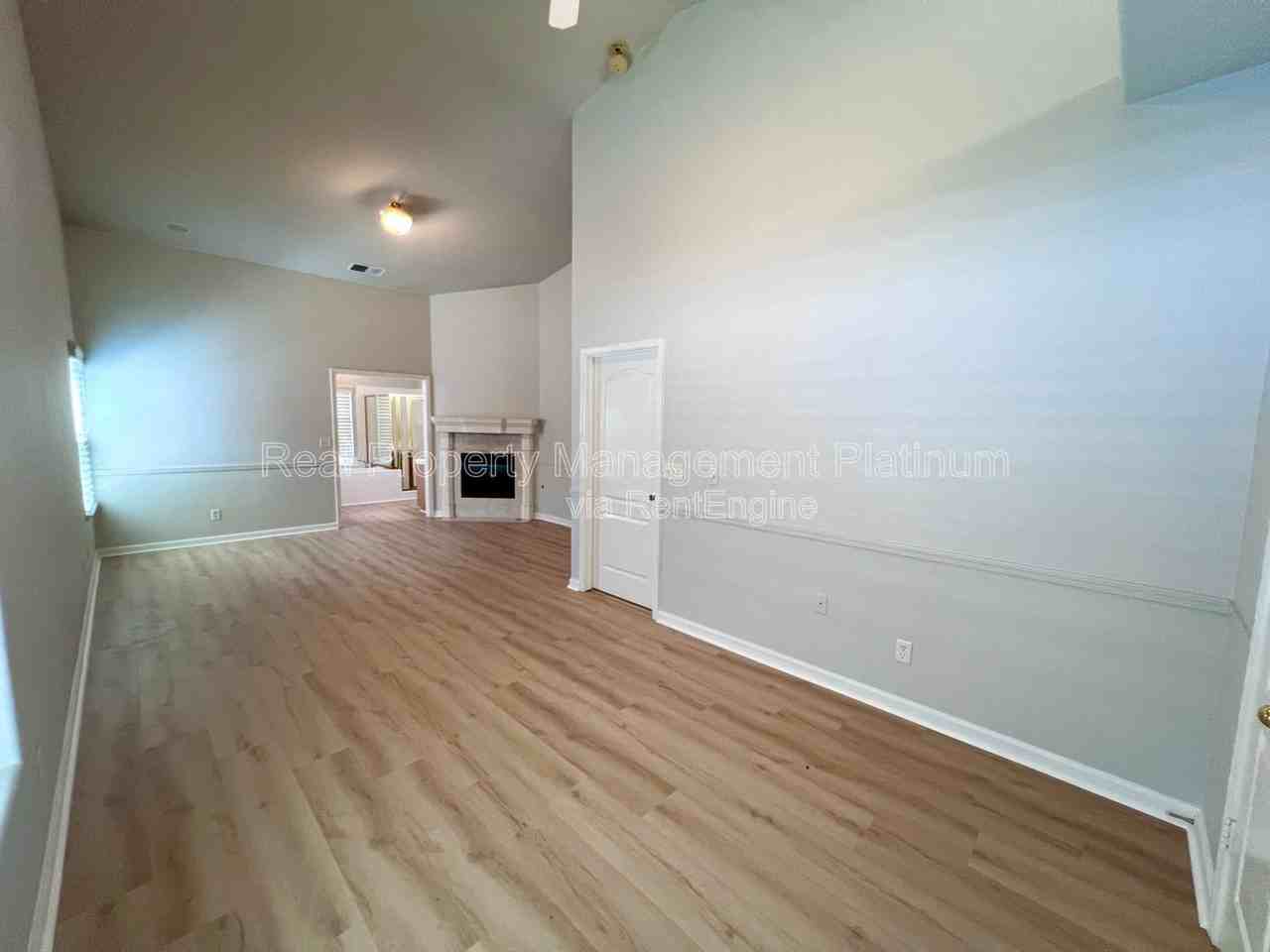 2552 E Kelso Ave - Photo 4 of 27