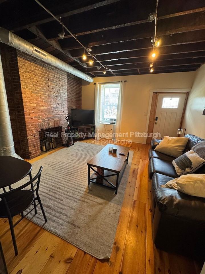 47 Van Braam St - Photo 2 of 23