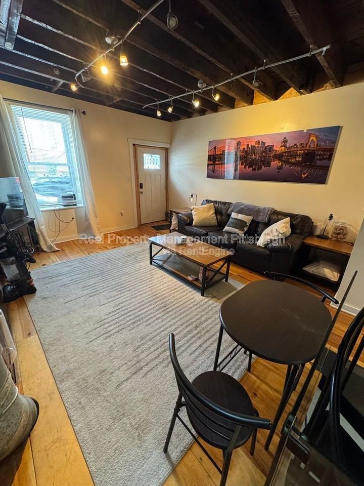 47 Van Braam St - Photo 3 of 23