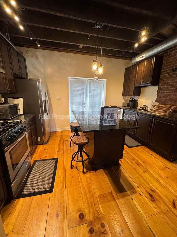 47 Van Braam St - Photo 4 of 23