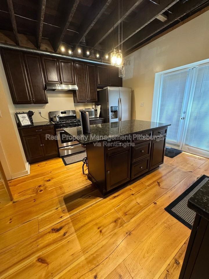 47 Van Braam St - Photo 5 of 23