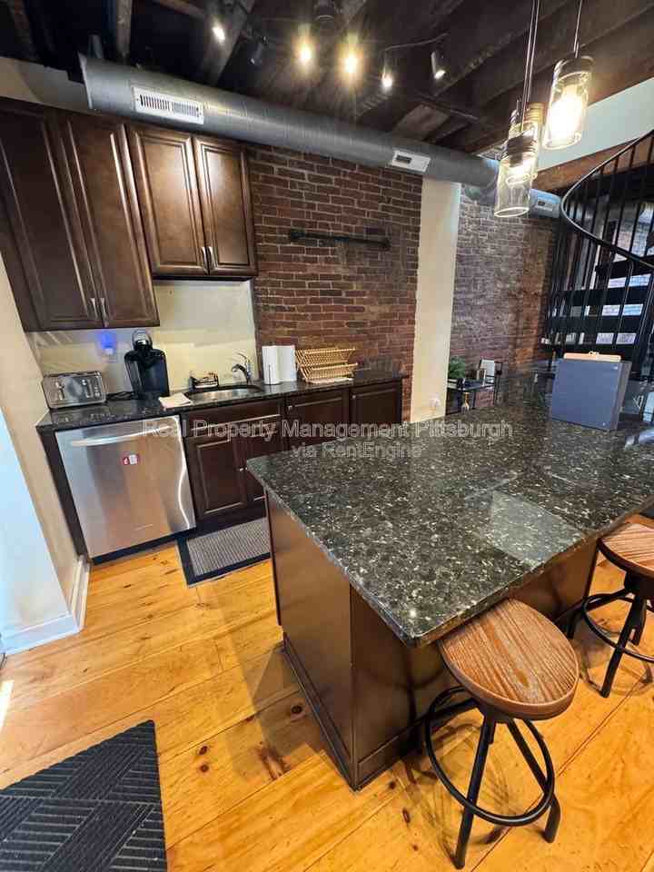 47 Van Braam St - Photo 6 of 23