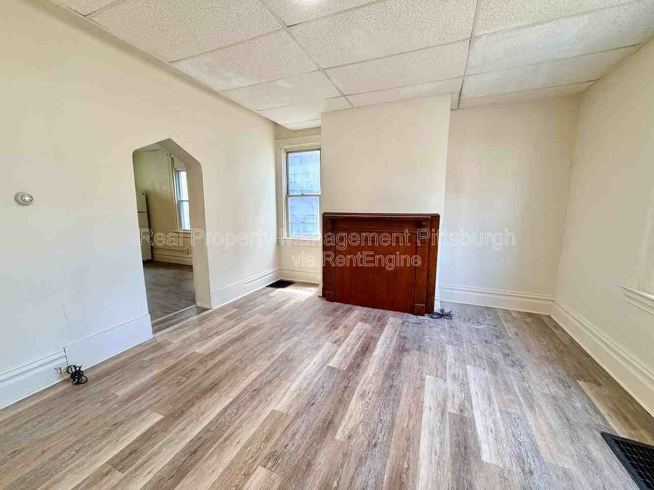 405 Main St - Photo 2 of 21