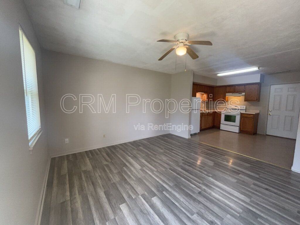 1912 N Apperson Way - Photo 3 of 21