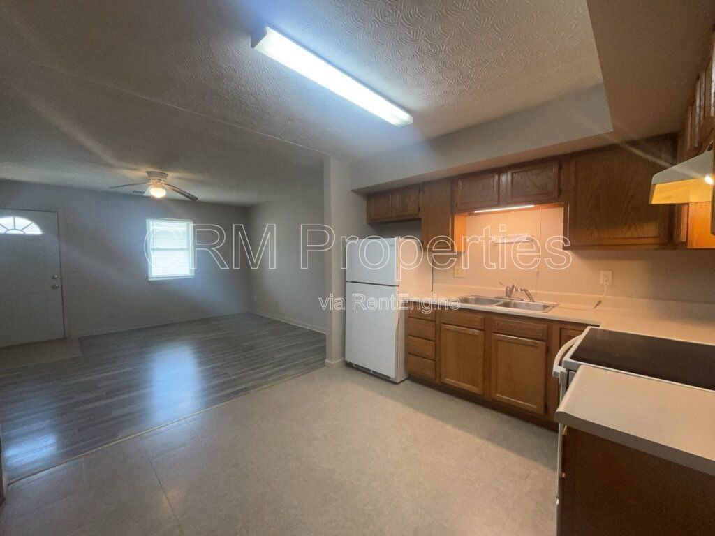 1912 N Apperson Way - Photo 6 of 21