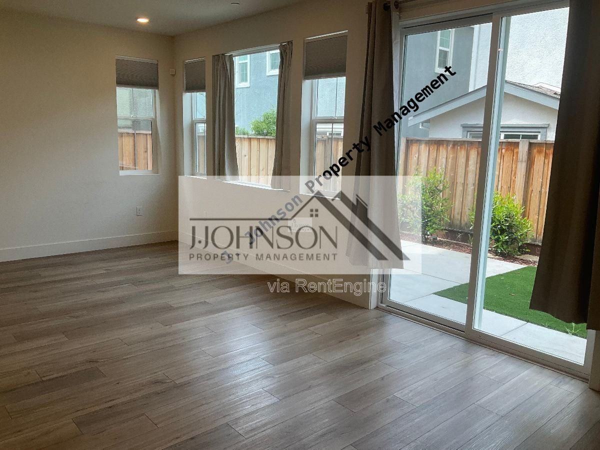 1873 Italia Way - Photo 3 of 14