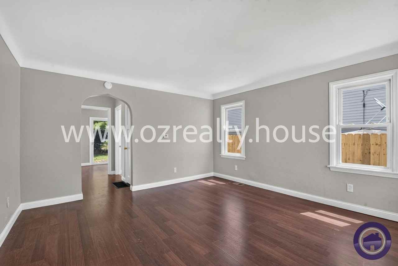 3434 Bellevue Rd - Photo 3 of 16