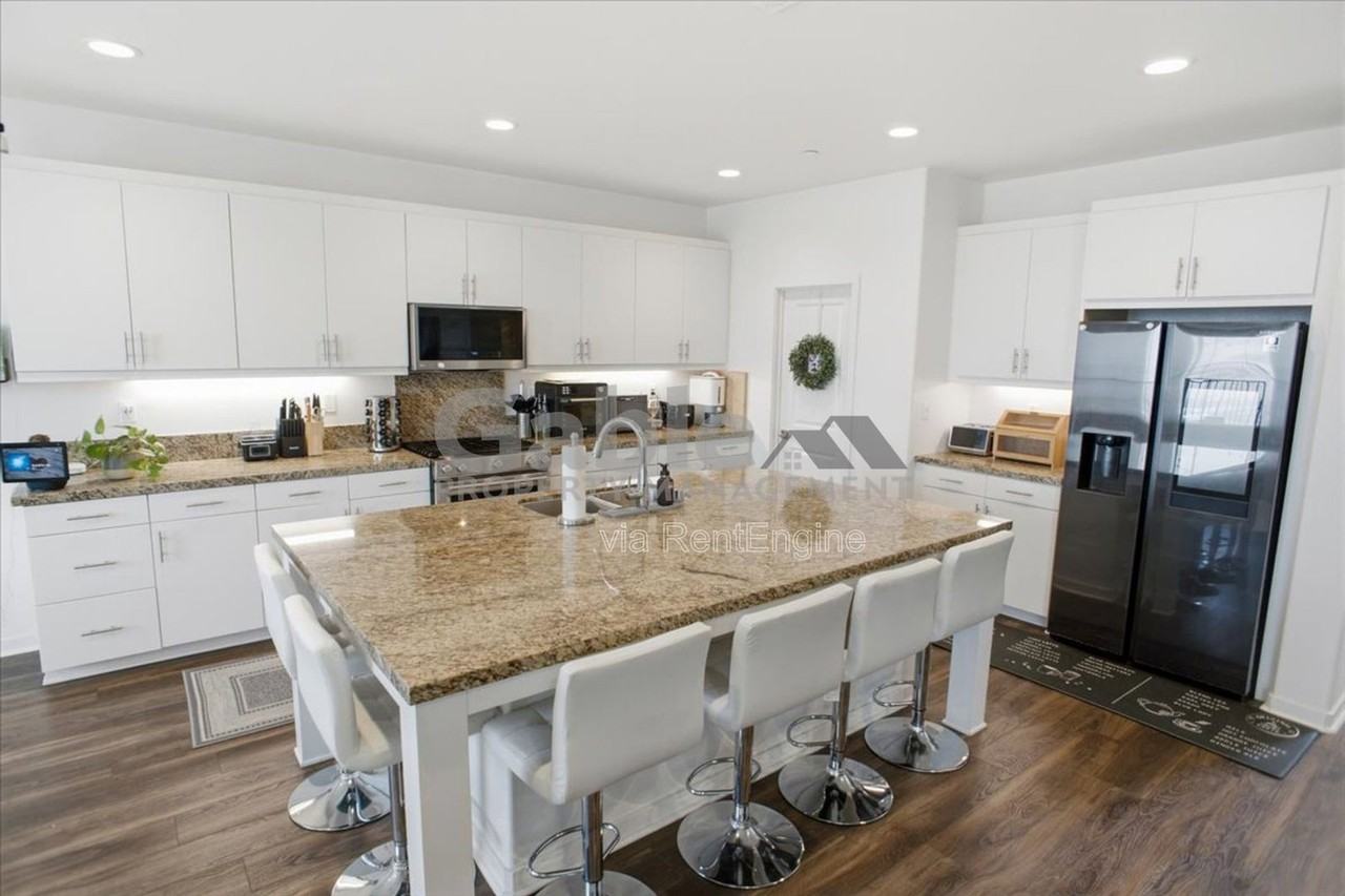17952 Spire Ct - Photo 6 of 40