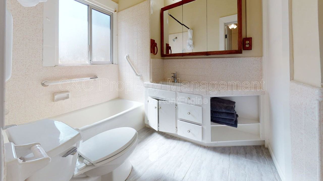 476 Cortes St #A - Photo 3 of 7