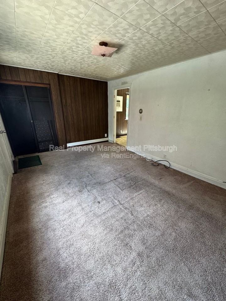 2812 Edwards Way - Photo 3 of 16