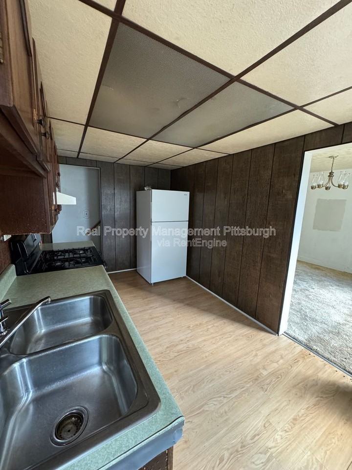 2812 Edwards Way - Photo 6 of 16