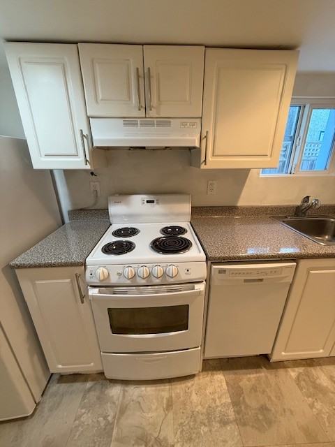 2528 Adanac Street - Photo 10