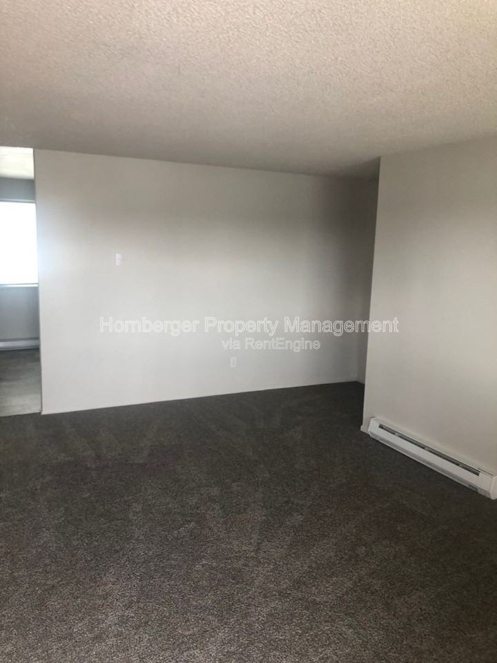 3203 N Smith St #11 - Photo 3 of 13