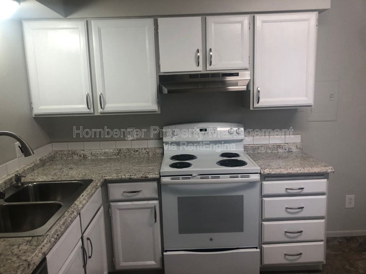 3203 N Smith St #11 - Photo 4 of 13