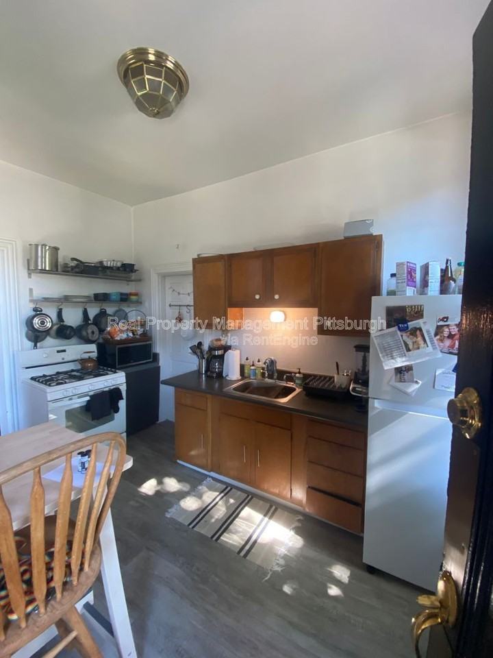 207 S Millvale Ave #1 - Photo 3 of 38