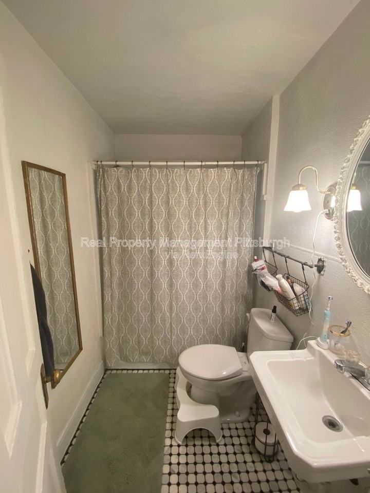 207 S Millvale Ave #1 - Photo 7 of 38
