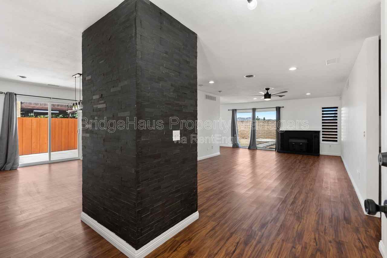 11004 Collinwood Dr - Photo 6 of 43