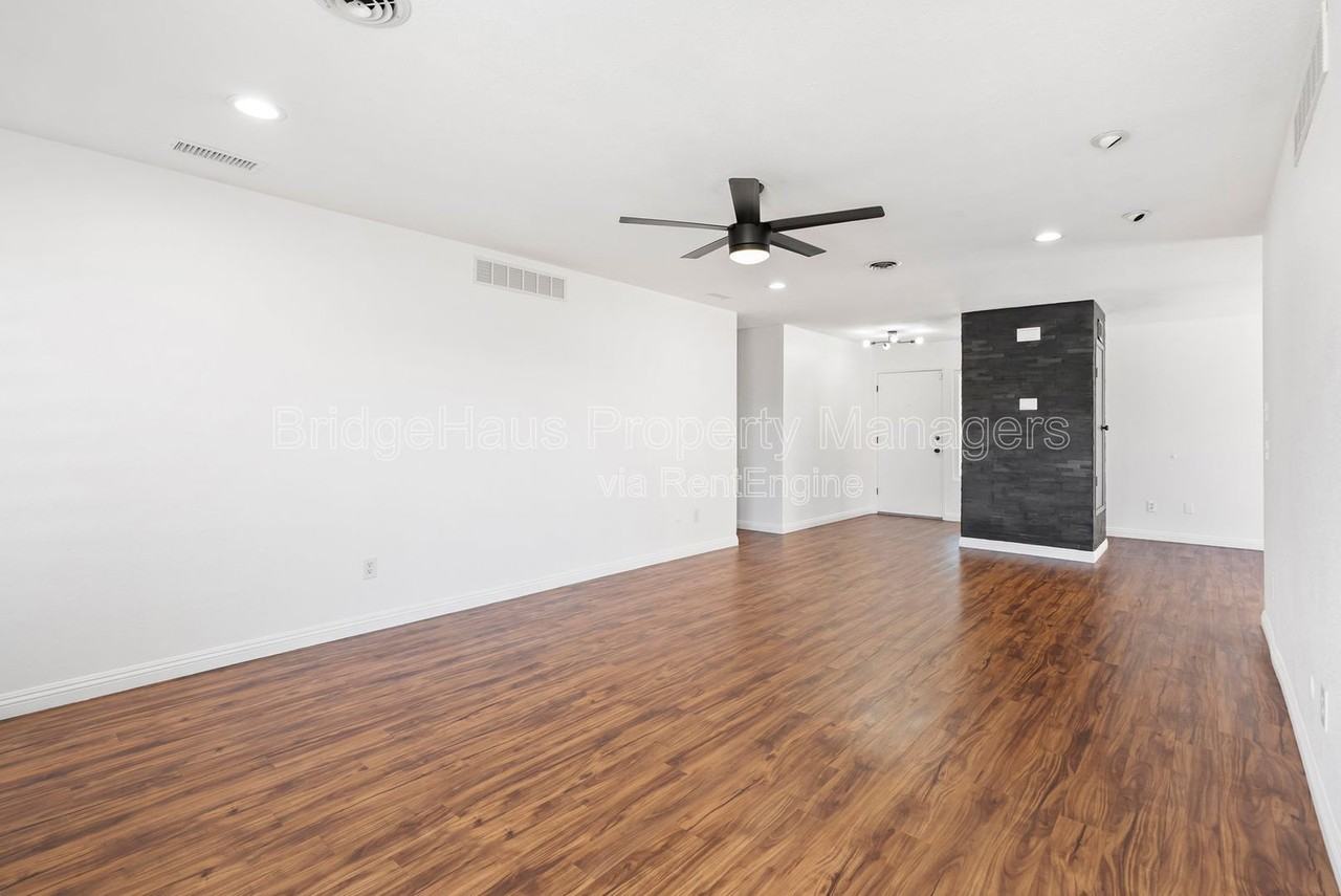 11004 Collinwood Dr - Photo 7 of 43