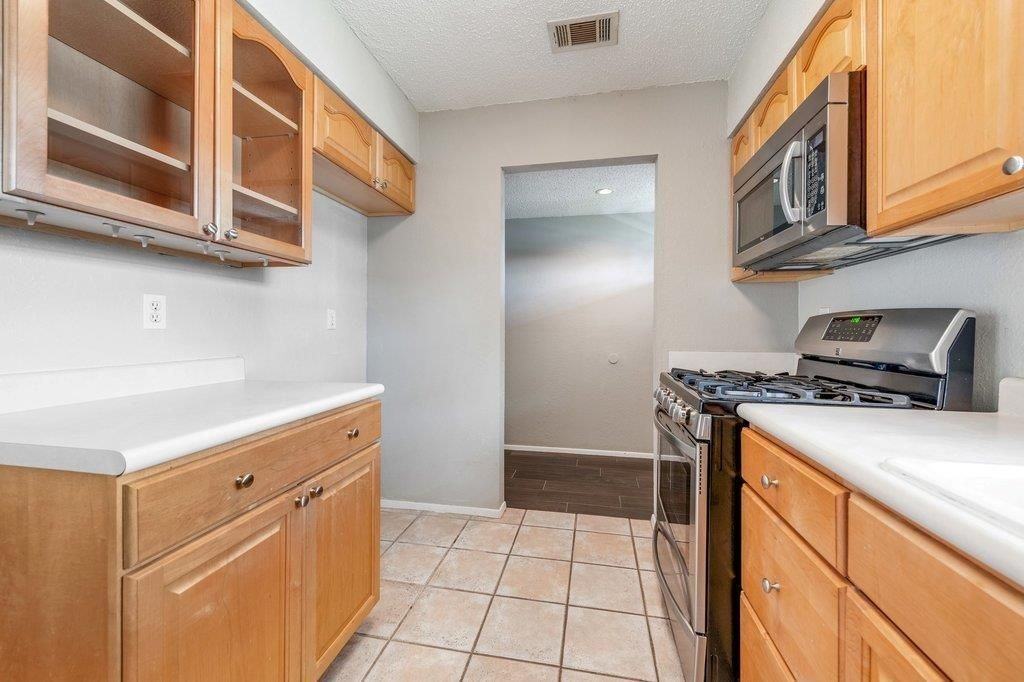 13204 Rampart St - Photo 7 of 24