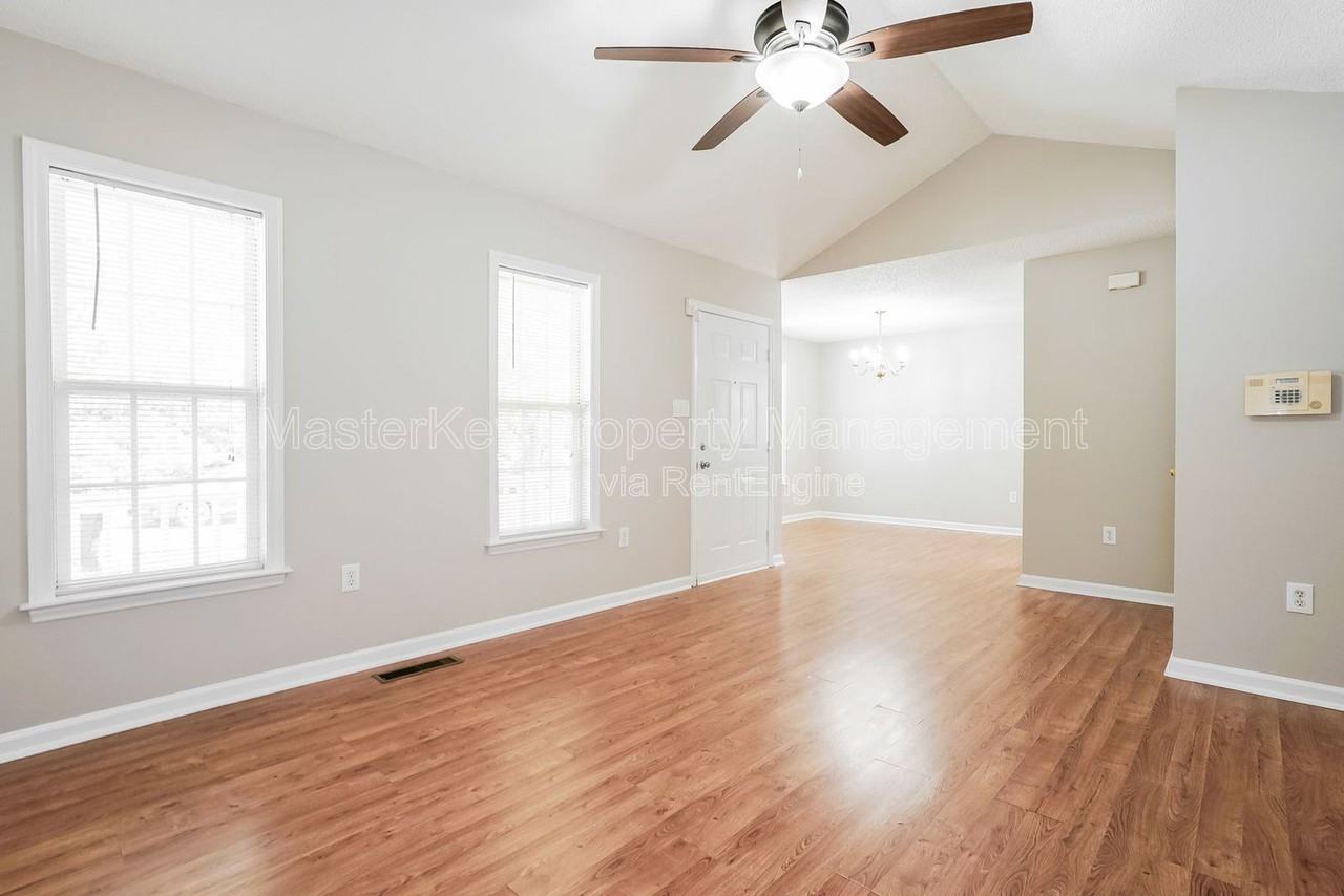 317 Cross Hill Ln - Photo 5 of 50