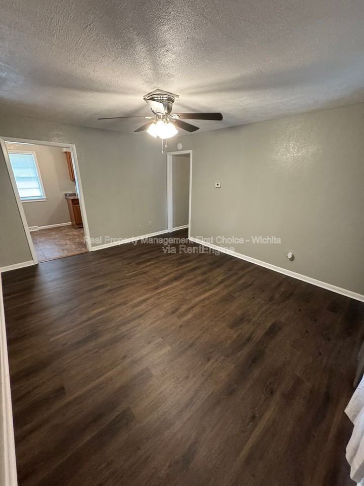 2136 S Euclid Ave - Photo 4 of 28