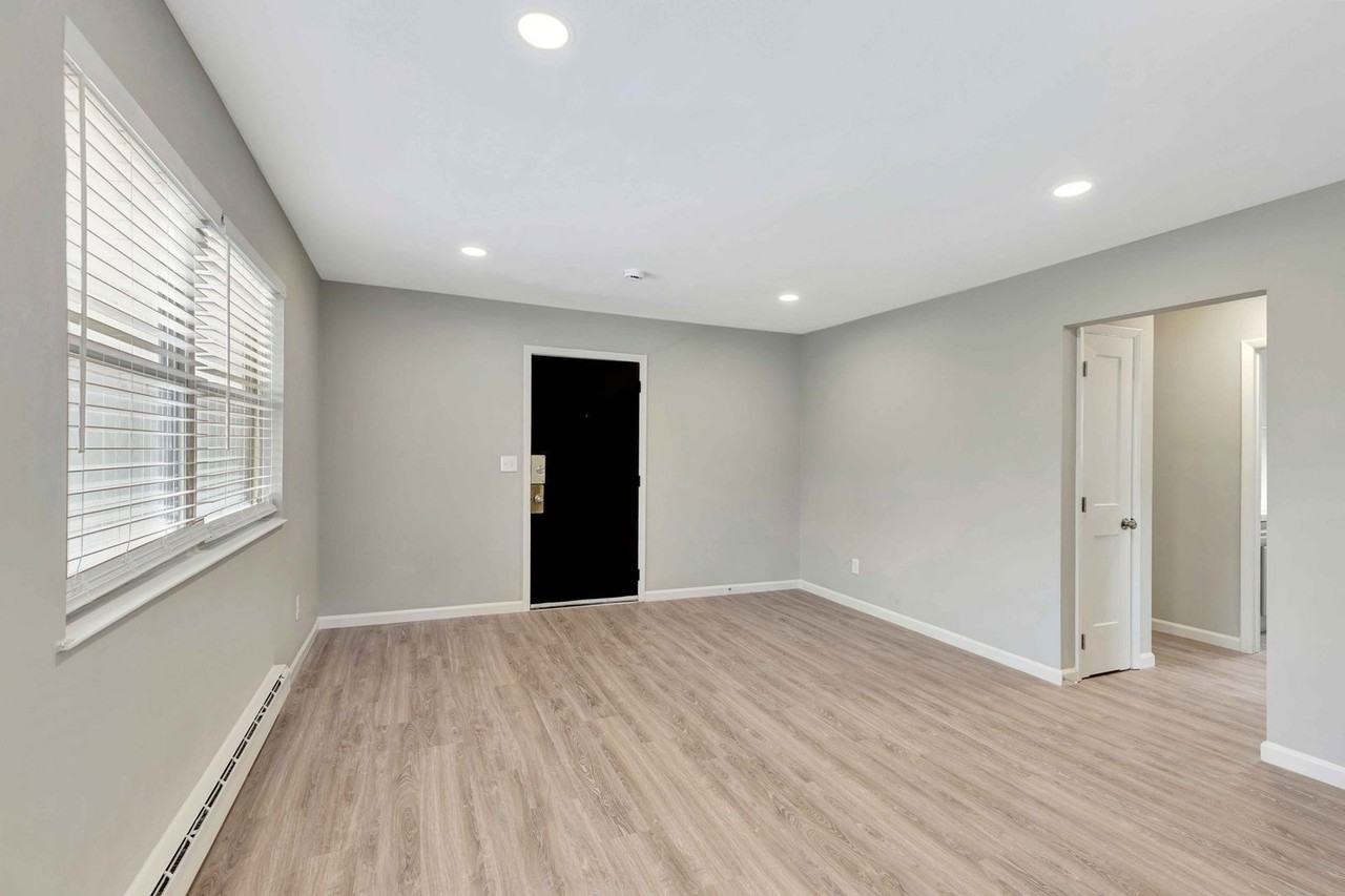 3850 Washington Ave #2 - Photo 4 of 11