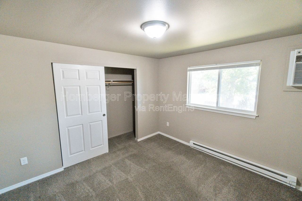3203 N Smith St #8 - Photo 5 of 8