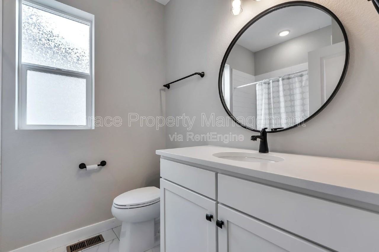4751 Ambrose Pl - Photo 4 of 29