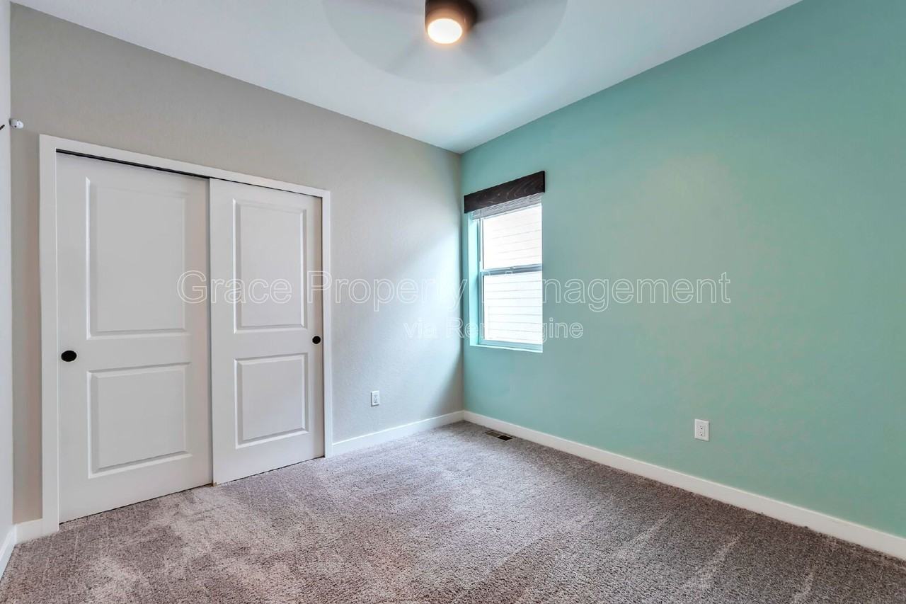 4751 Ambrose Pl - Photo 5 of 29