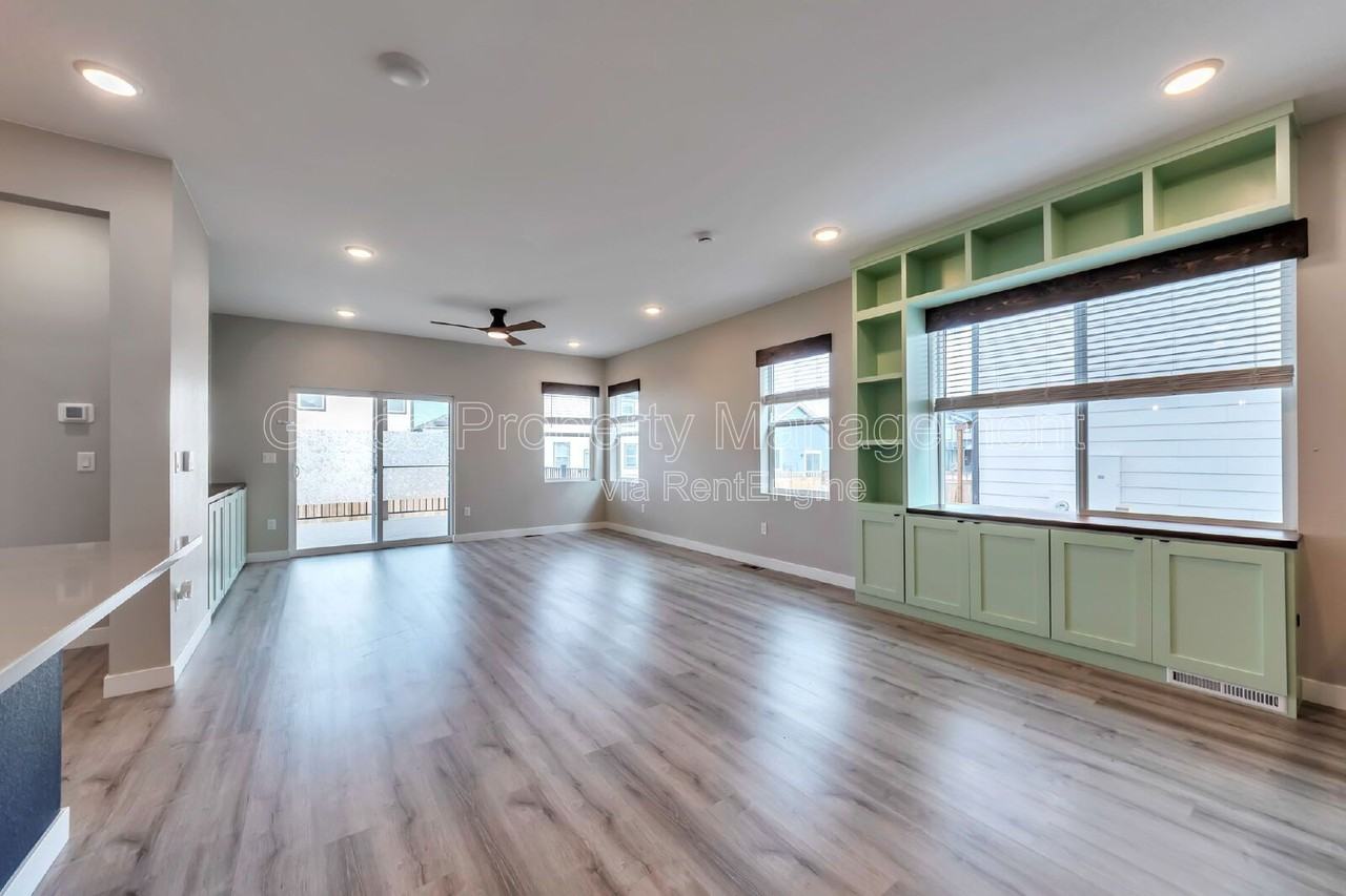 4751 Ambrose Pl - Photo 7 of 29