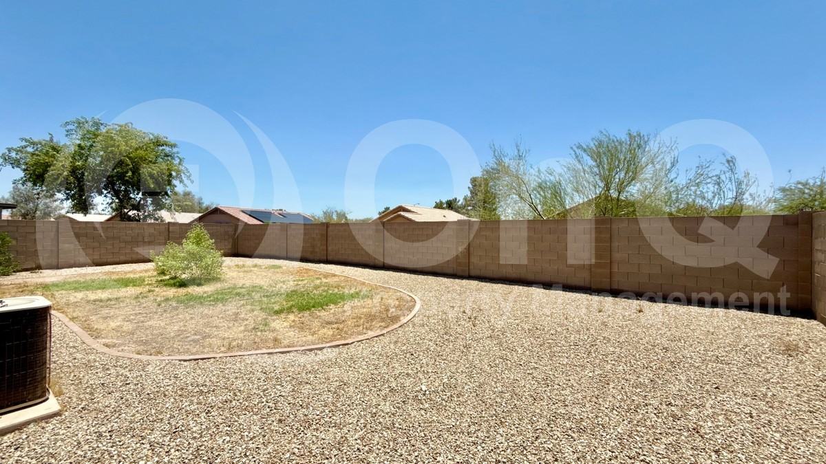 17241 W Apache St - Photo 3 of 17
