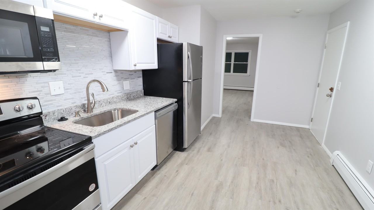 139 Litchfield Pines Dr #D - Photo 7 of 30