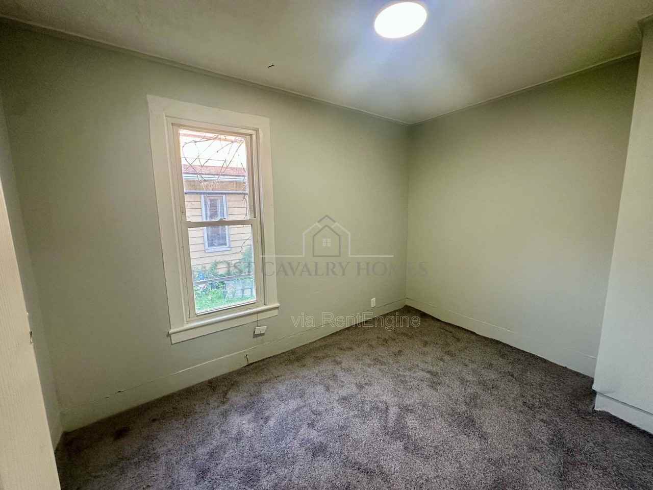 251 Arch St - Photo 4 of 12