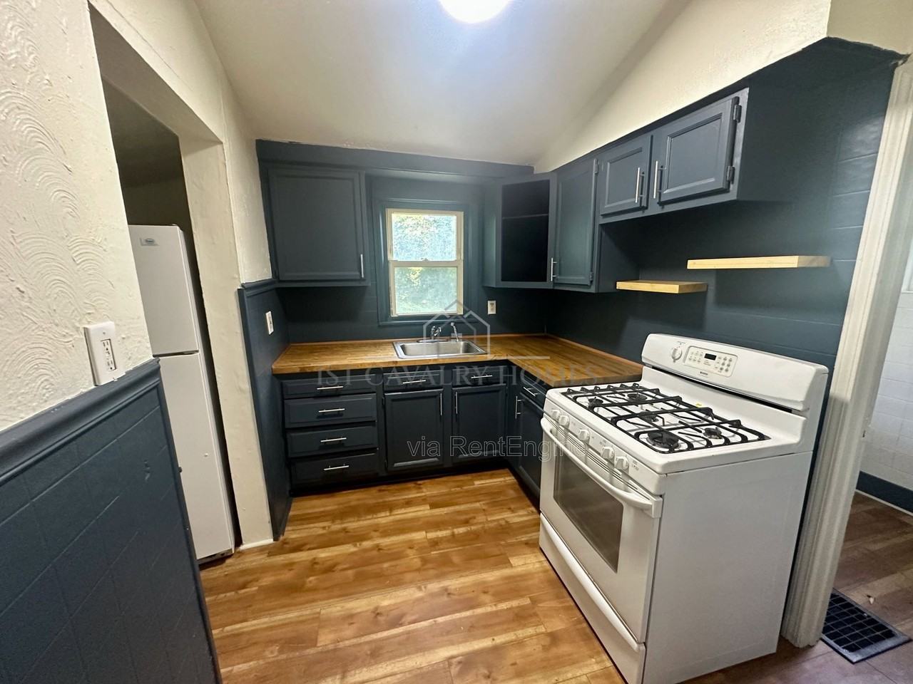 251 Arch St - Photo 6 of 12