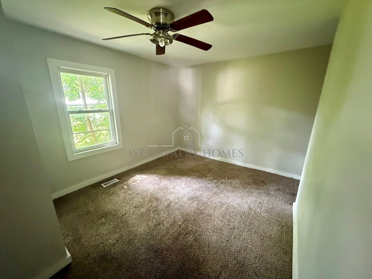 289 Sumner Ct - Photo 7 of 8