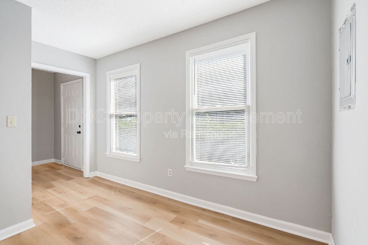 8079 Creekstone Way - Photo 2 of 11