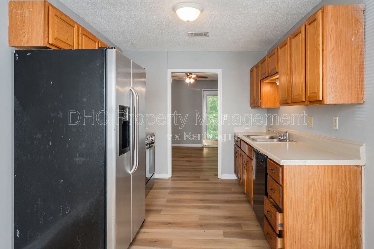 8079 Creekstone Way - Photo 3 of 11
