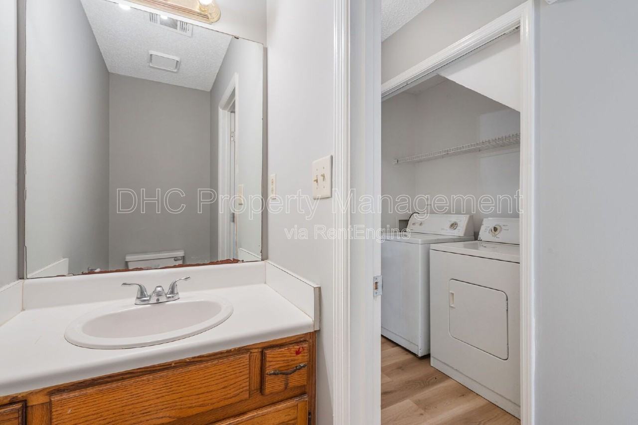 8079 Creekstone Way - Photo 5 of 11