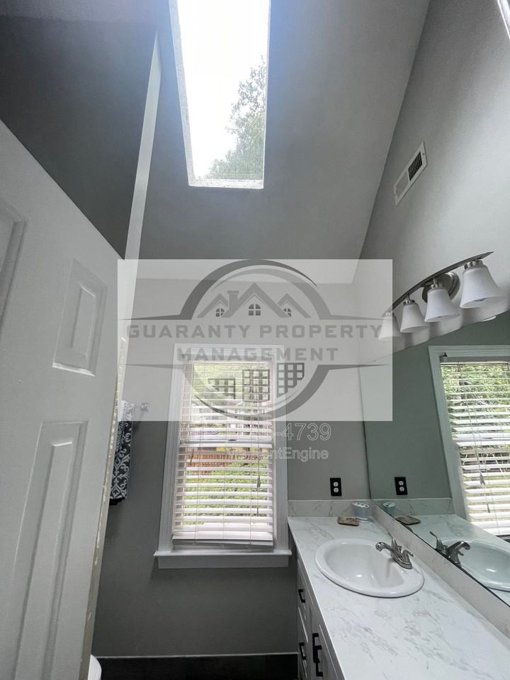 639 Greenwood Cir - Photo 6 of 13