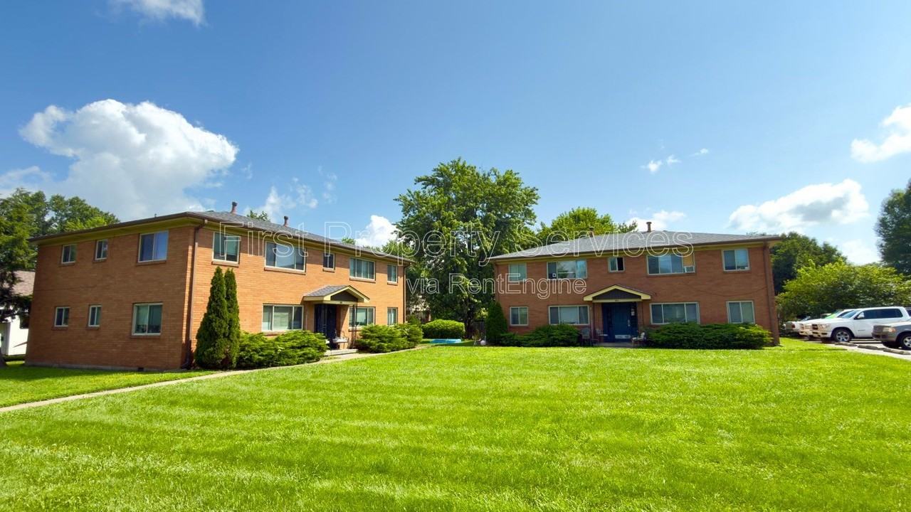 400 N Clark Blvd #1