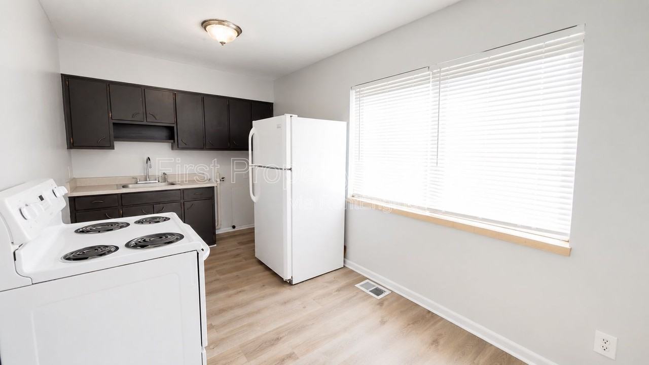 400 N Clark Blvd #1 - Photo 3 of 7
