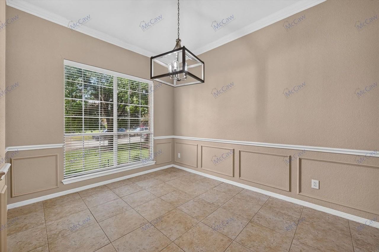504 Coventry Dr - Photo 4 of 22