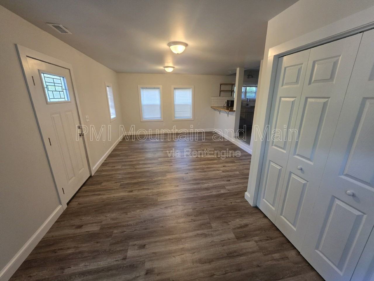 617 Brookshire St #B - Photo 4 of 34