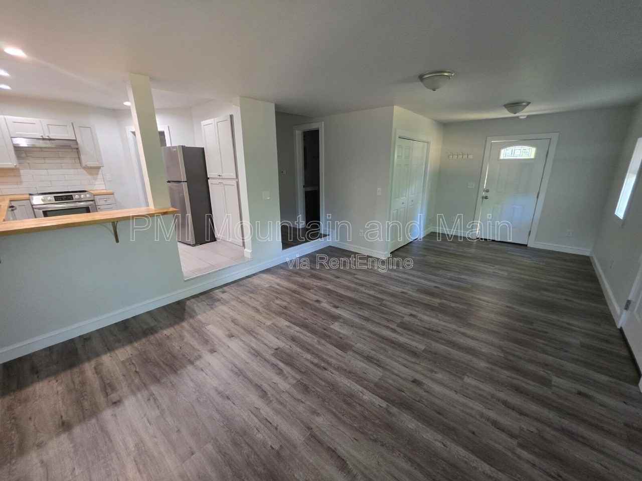 617 Brookshire St #B - Photo 5 of 34