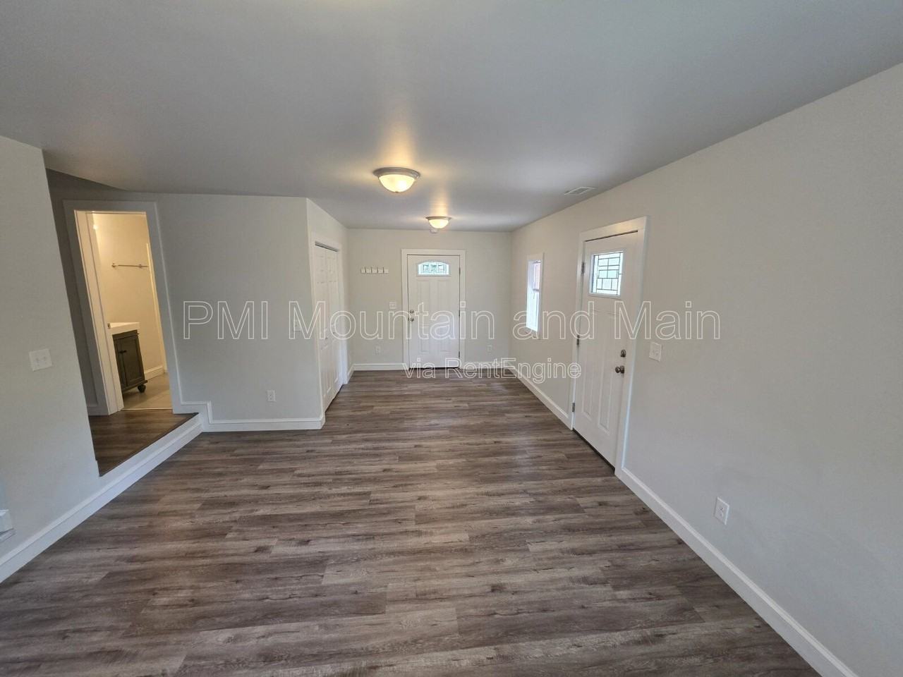 617 Brookshire St #B - Photo 7 of 34