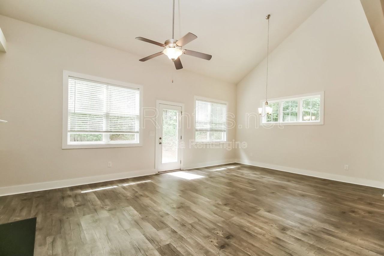 140 Stewart Glen Dr - Photo 2 of 20