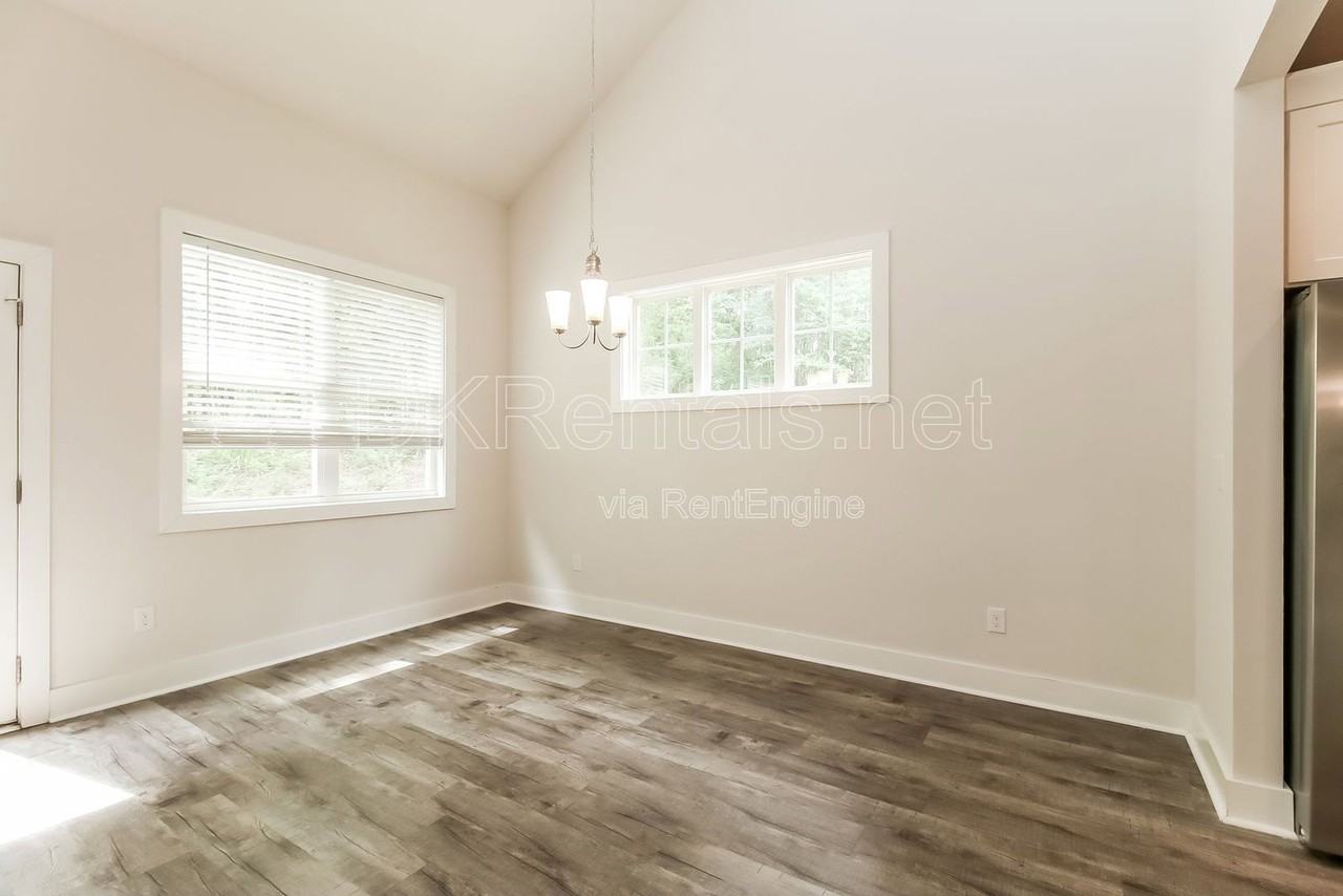 140 Stewart Glen Dr - Photo 4 of 20