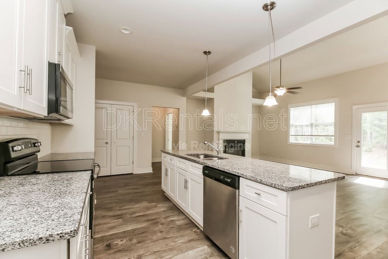 140 Stewart Glen Dr - Photo 5 of 20